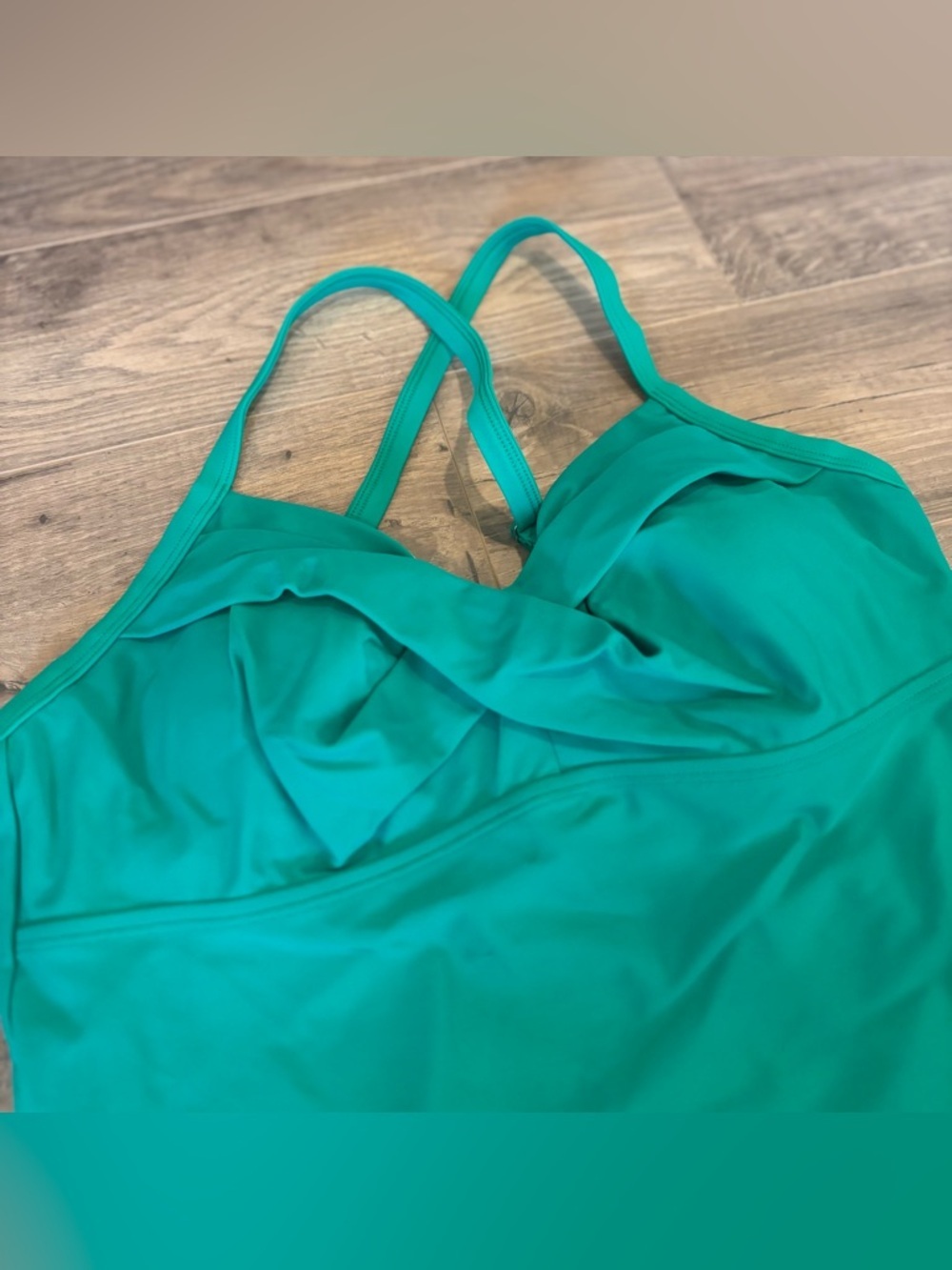 Athleta Twister Tankini Top Green – Underwire Support (NWT) size 36B/C - Picture 3 of 5